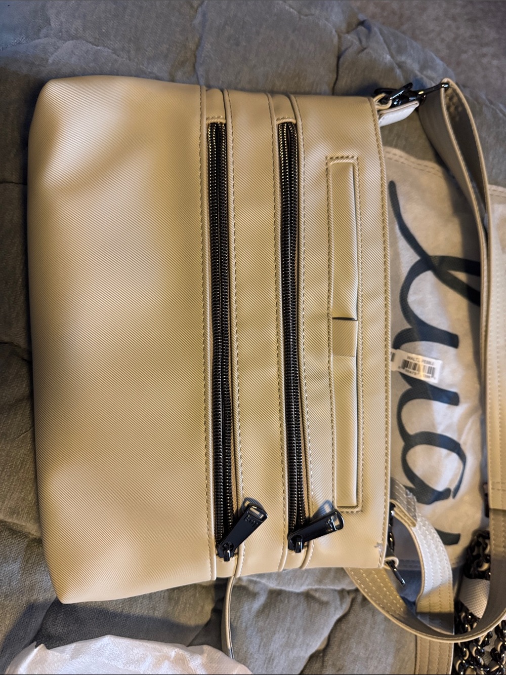 lug Quilted Crossbody Bag in Beige with Matching Cardholder - Picture 4 of 6